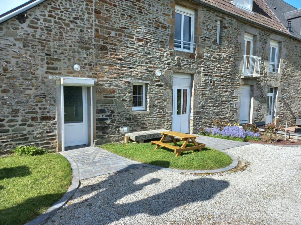 Gites De L'Aumondiere Conde-sur-Noireau Exterior photo