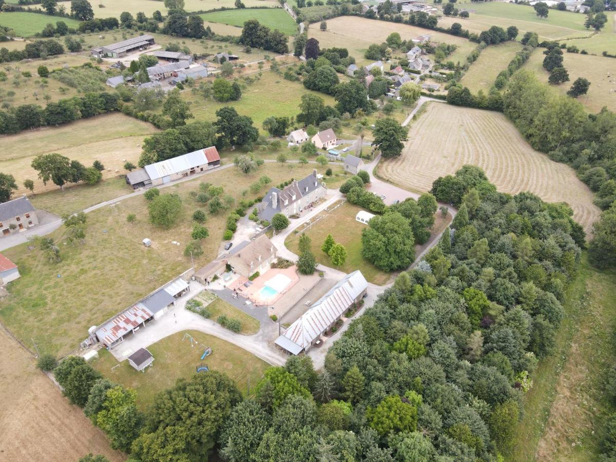 Gites De L'Aumondiere Conde-sur-Noireau Exterior photo