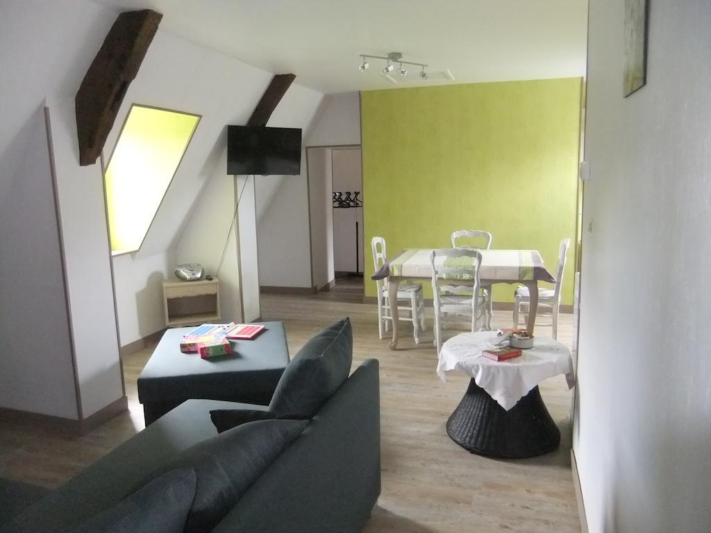 Gites De L'Aumondiere Conde-sur-Noireau Room photo