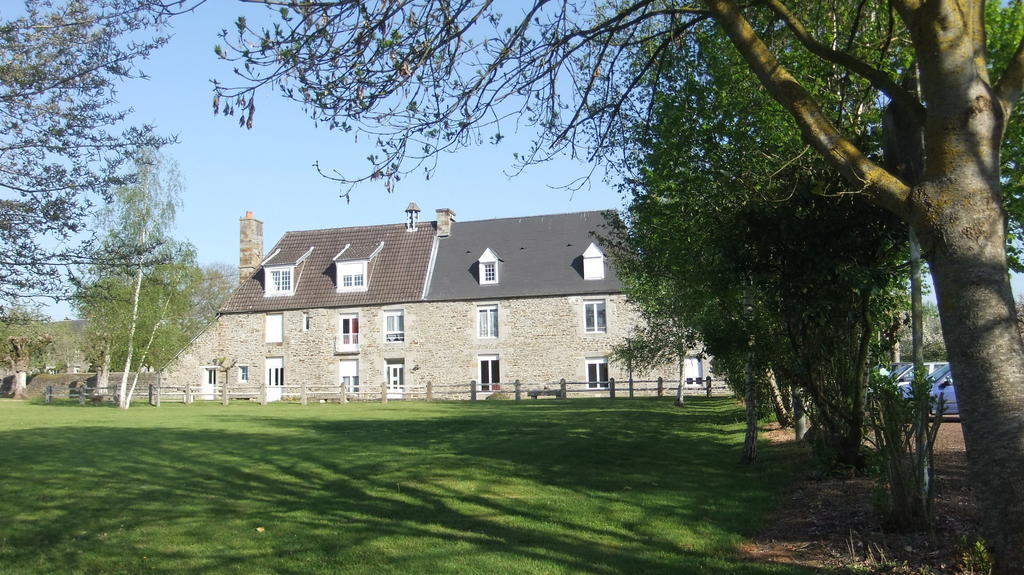 Gites De L'Aumondiere Conde-sur-Noireau Exterior photo